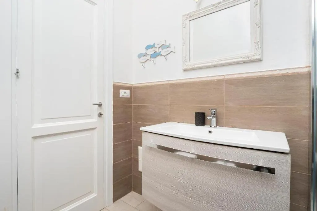Bellissimo Appartamento Con Veranda Privata Al Centro Di 포르투로톤도 아파트